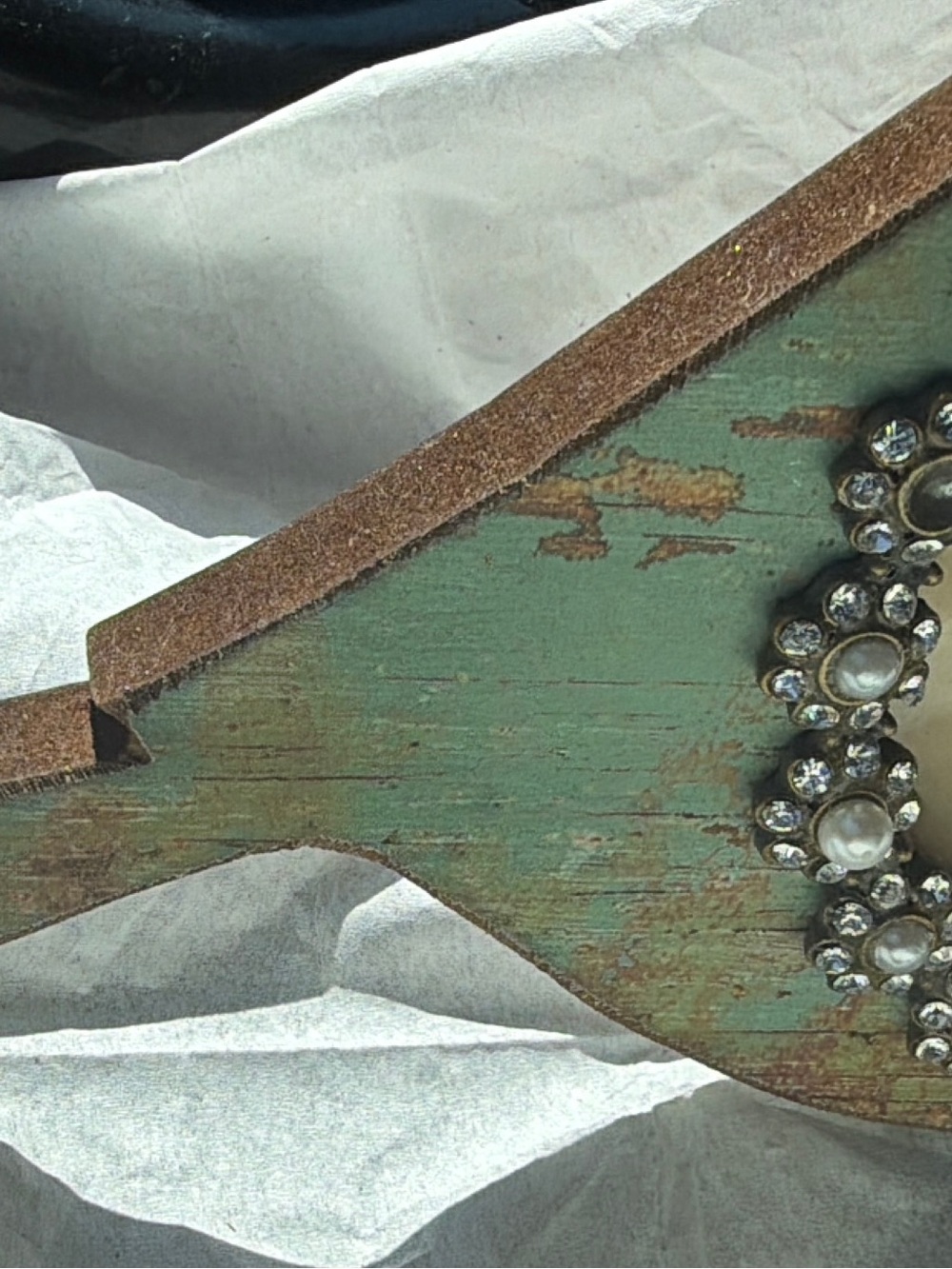 Pier1 Bird Jeweled Round Wood Pearl&Clear Crystal (1) Pearl missing REVIEW - Picture 6 of 9